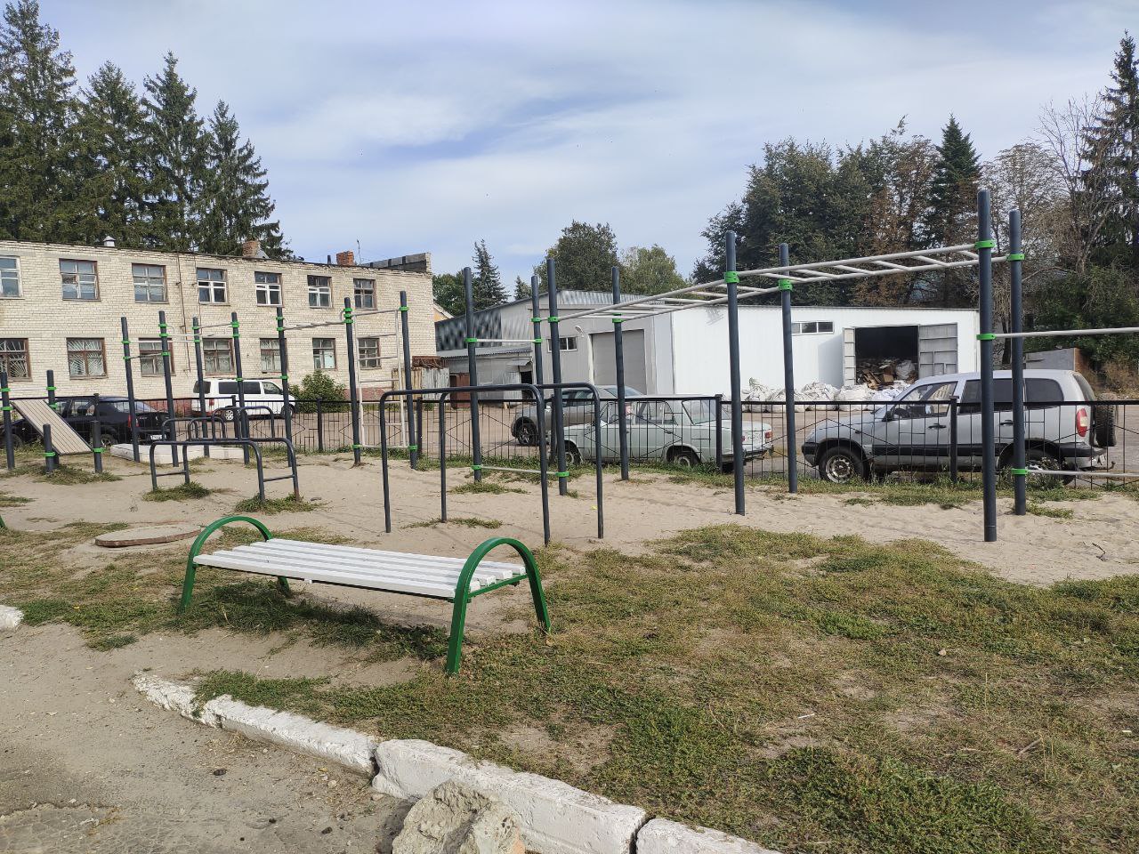 Фотография школы.